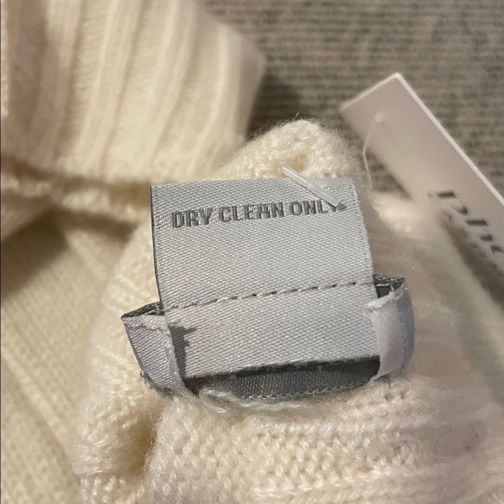 Phenix Cashmere White Gloves with Pearl Details NWT - Picture 7 of 7